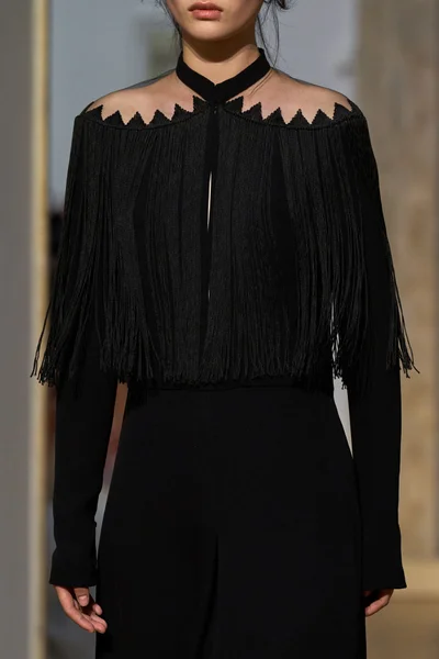 Look 48